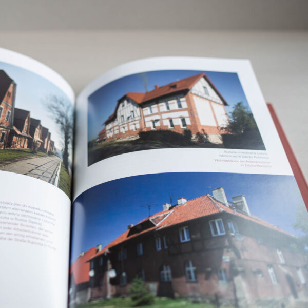 Otwarta książka Górnośląscy potentaci - dziedzictwo Ballestremów. na stronie dwa zdjęcia budynków.